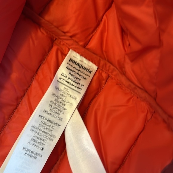 Patagonia Women's Red Puffer Jacket - Picture 9 of 11